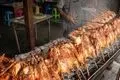 راز آشپزی خیابانی تایلند: آموزش پخت چلو مرغ بانکوکی با طعم بی‌نظیر (ویدئو)