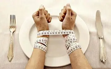 بی اشتهایی عصبی چه نشانه هایی دارد و چگونه درمان می شود؟