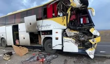۲۸ مصدوم در پی برخورد اتوبوس با تریلی در محور سبزوار - داورزن