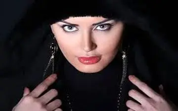 خلاقیت الناز شاکردوست برای تبریک روز مو فرفریها در پشت صحنه یک فیلم 