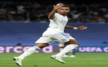 شب بیادماندنی در برنابئو به رهبری بنزما/ جادوی کریم و یارانش گواردیولا را زمینگیر کرد/ کامبک رویایی کهکشانی‌ها 