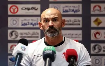 پاکو خمز: فضای ورزشگاه را دوست نداشتم