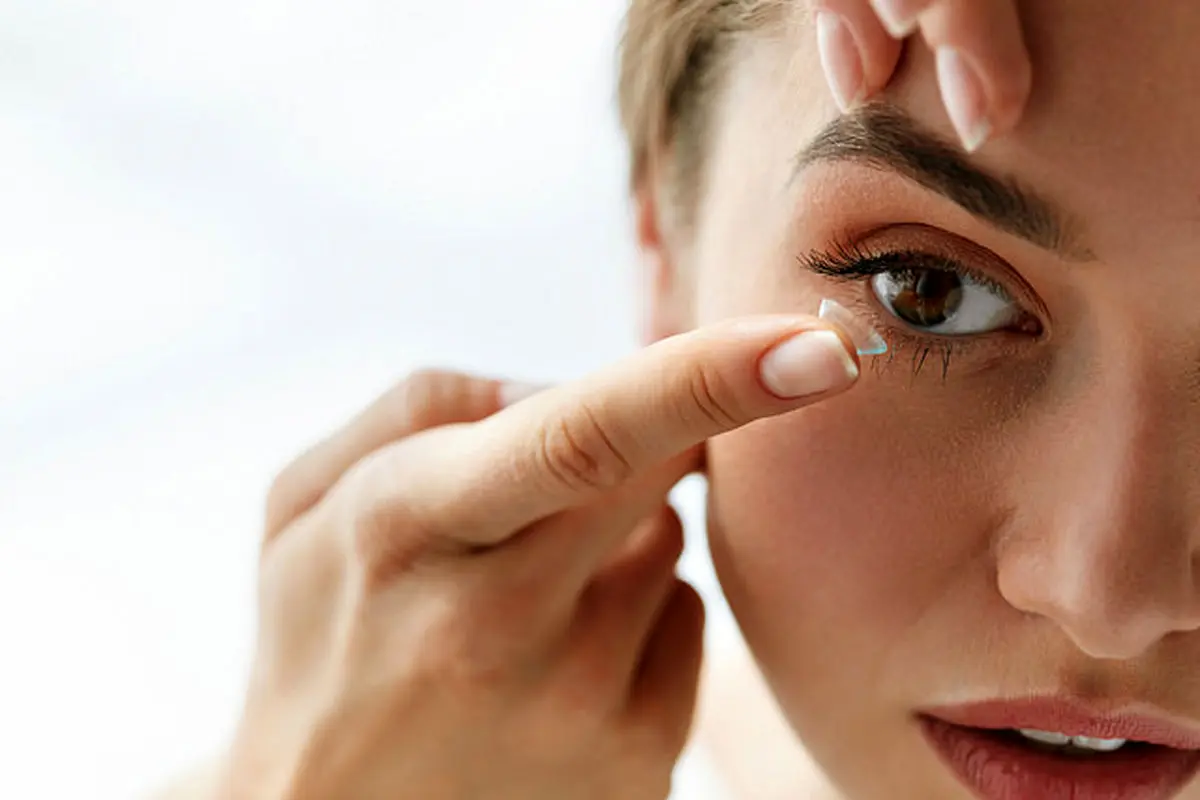آرایش صحیح با لنز چشم| لنز را باید قبل از آرایش بگذارید یا بعد از آرایش؟