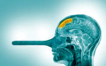 دروغ‌های مصلحتی چه بلایی بر سر ما می‌آورند؟