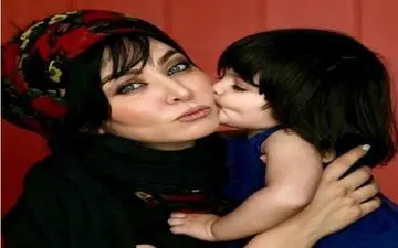 ژست عاشقانه فقیهه سلطانی به همراه دخترش (عکس)