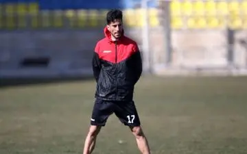 یک فولادی، بازیکن پرسپولیس را به ترکیب اصلی برگرداند!