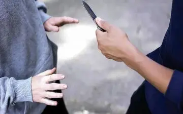 سایه ناامنی بر دانشگاه‌ها؛ خفت‌گیری دختر دانشجو در نزدیکی خوابگاه شهید بهشتی