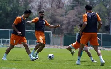 شکار آقاسی با پیراهن تیم جدیدش