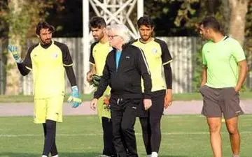  کمک استقلالی ها به زلزله زدگان در دستان رحمتی