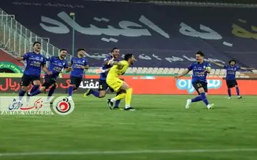 ترافیک در ترکیب استقلال/ جوانان پشت چراغ قرمز مجیدی!