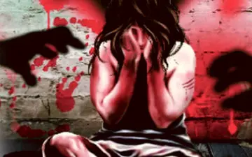  تجاوز وحشیانه به دختر 18 ساله/ دو مرد پلید او را به درخت بستند!