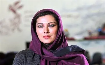 حضور مهتاب کرامتی و خواهران منصوریان برای تماشای بازی ایران وایتالیا 