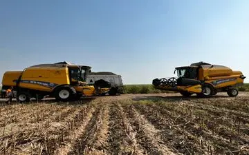 گروه مدلل، برداشت و‌ تحویل محصول کشاورزان خوزستان را تسهیل کرد