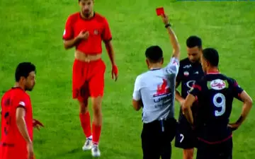 اخراج سروش رفیعی بعد از تائید VAR + ویدئو