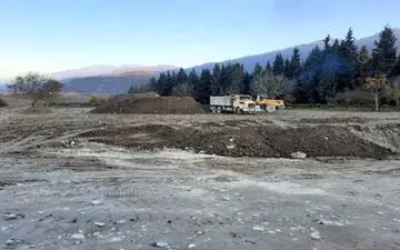 کشف دپوی بیش از ۲۰۰ تن ماسه دریایی فاقد مجوز در مرکز گیلان