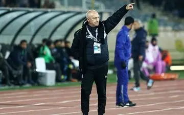 
فریرا: به استقلال و فوتبال ایران تبریک می‌گویم/ جو ورزشگاه برای بازیکنان ما طبیعی نبود
