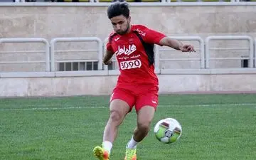 
 بازیکن پرسپولیس ،خبر جدایی ام کذب است/ جایی نمی روم(عکس)