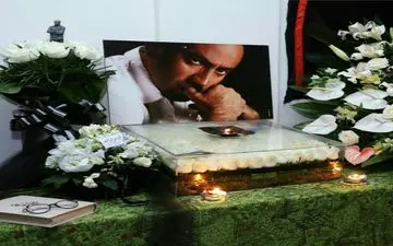 گردهمایی هنرمندان در شب‌سوم وفات عارف لرستانی+ تصاویر