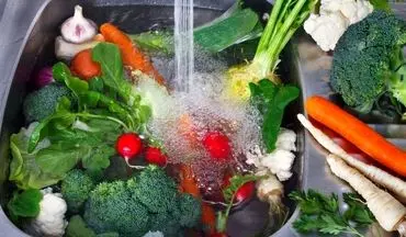 چطور میوه و سبزی رو تمیز بشوریم؟| نکات مهم خانه داری رو بشناس