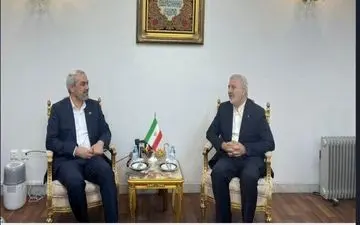 وزیر اقتصاد به عربستان رسید