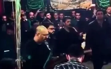 مداحی صداپیشه جناب خان در هیات خوزستانی‌ها+فیلم