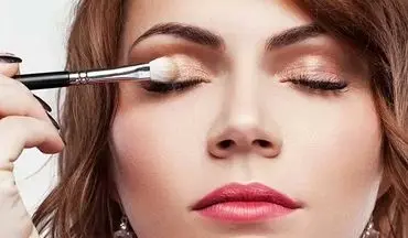 نکات و ترفندهای آرایشی برای خانم‌هایی که چشم‌های گود و فرو رفته دارند| تکنیک هایی برای رفع تیرگی زیر چشم
