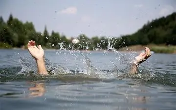 نکاتی که باید هنگام شنا رعایت کنید تا از غرق شدگی در امان بمانید