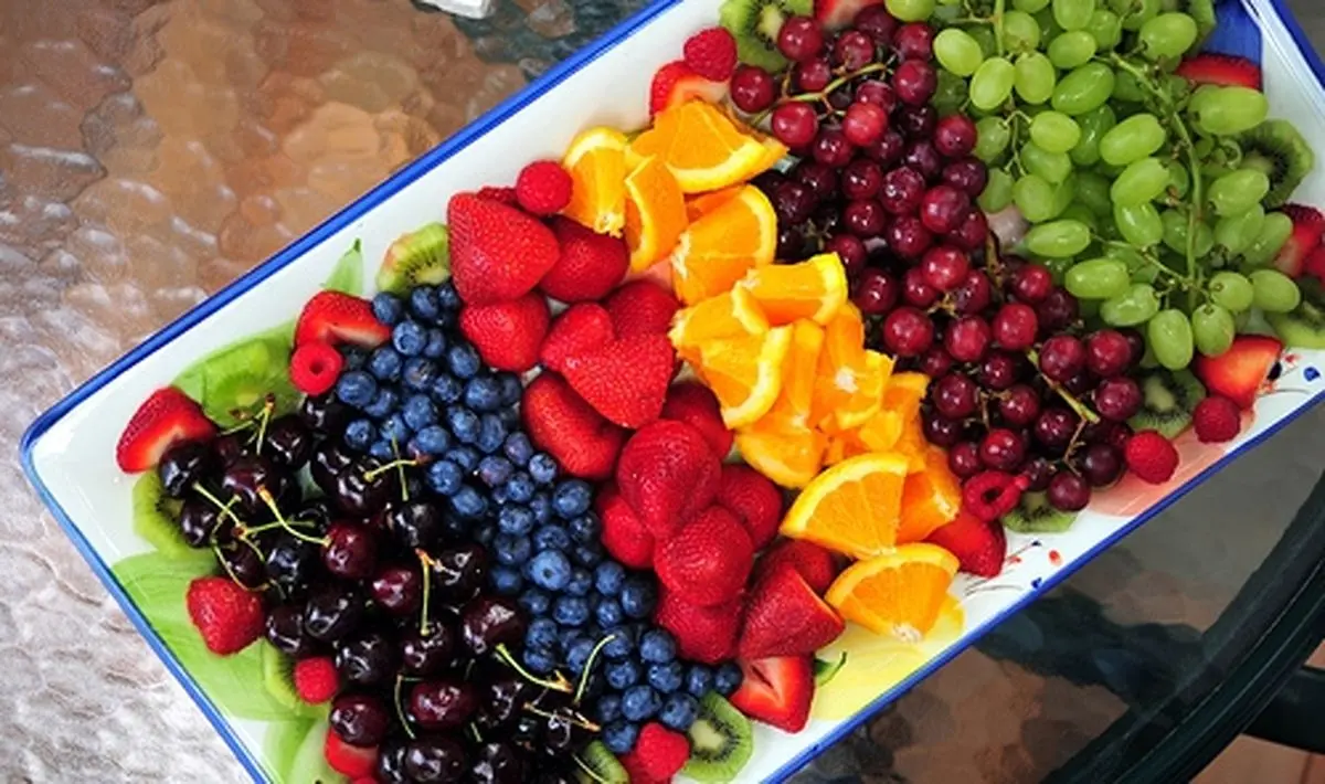 میوه را باید قبل از غذا بخوریم؟