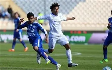  حاشیه های دیدار آبی های تهران و تبریز؛استقبال کمالوند از سرمربی محروم استقلال