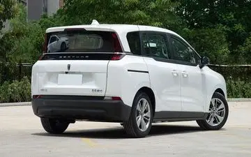  سود در انتظار خریداران بستیون NAT؛ اختلاف قیمت کارخانه و بازار