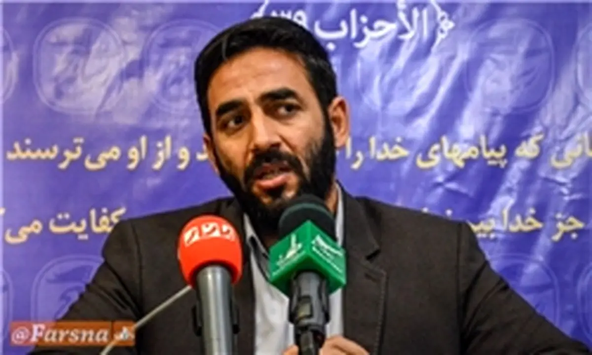 صف بازاریان معترض بهسرعت از اخلالگران جدا شد/ باید به اصناف تریبون بدهیم