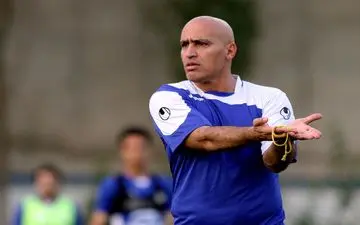 منصوریان بر سر مزار مرحوم ناصر حجازی حاضر شد 