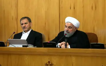 اینکه بگویند دولت می‌خواهد از بالا رفتن ارز، ریال به دست بیاورد، دروغ و تهمت است