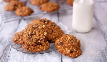 برای فرزندت میان وعده مقوی درست کن| طرز تهیه شیرینی جو و عسل!
