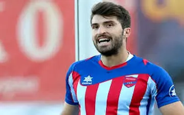  بازیکنی که سرمربی اعتقادی به توانایی‌هایش ندارد!