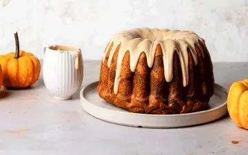 طرز تهیه کیک کدو حلوایی خانگی / دستور مجلسی با بافت لطیف