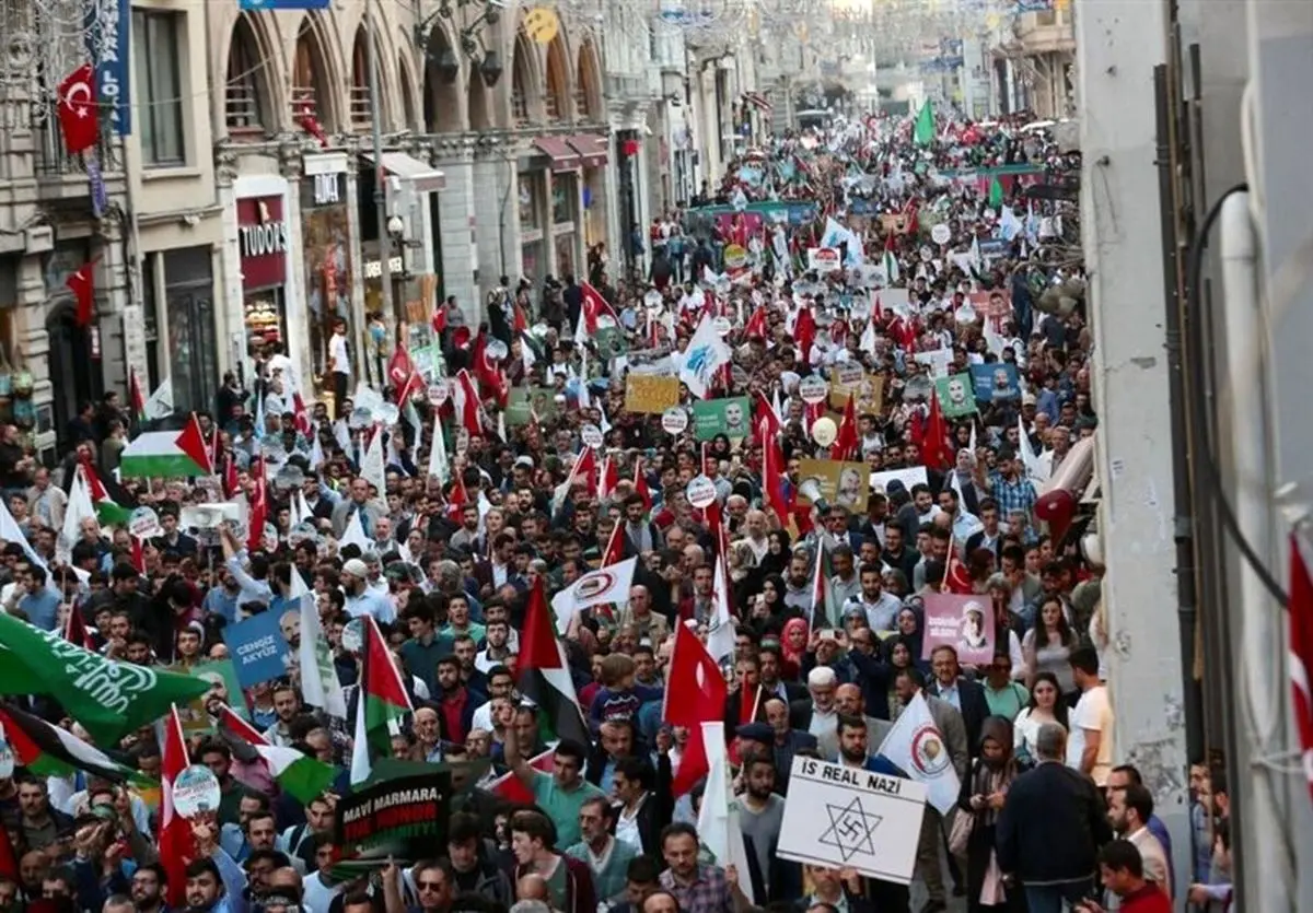 ده‌ها هزار نفر در استانبول علیه اردوغان تظاهرات کردند