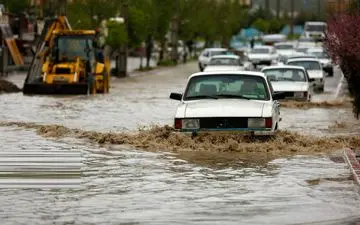 سیلاب سبب آبگرفتگی عمومی معابر و قطع آب شرب شهروندان غرب مازندران شد