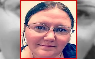 خانم معلم برای نمره دادن به شاگردانش از آنها می خواست برهنه شوند +عکس 