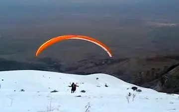 لذت پرواز با پاراگلایدر در دامنه میشو + فیلم 