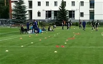  62 +2 خبرنگارخانم در تمرین ملی‌پوشان