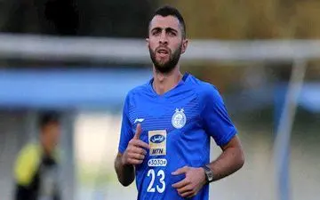 با نظر شفر مدافع نیمکت‌نشین استقلال در این تیم ماندنی شد