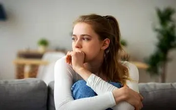 همسرم بهم خیانت کرده ولی همش توجیه می‌کنه/چکار کنم که این‌قدر بهانه نیاره؟