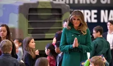 تصاویری از حضور همسر ترامپ در جمع کودکان تفنگداران دریایی