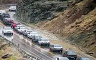 انسداد چالوس و تهران - شمال/ ترافیک سنگین و الزام داشتن زنجیرچرخ در جاده‌ها