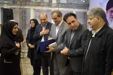 گزارش تصویری از کارگاه سواد رسانه‌ای و تجلیل از سه خبرنگار در حاشیه چهاردهمین نمایشگاه کتاب 