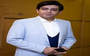 تیپ شیک و پیک فرزاد حسنی در جشن حافظ