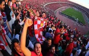 شعار پرسپولیسی‌ها علیه استقلال/ واکنش جالب هواداران به یک گل!