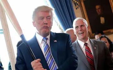  استعفای مشاور پنس دو روز پس از انتصاب