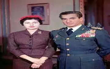 عکسی عجیب از محمدرضا شاه و ملکه ثریا!|عکس یادگاری شاه و ثریا پس از شکار ببر
